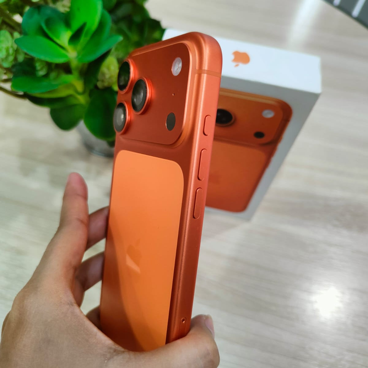 iPhone 17 Pro 256gb Orange (Second Hand)