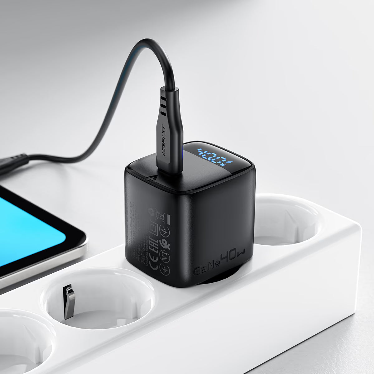 Acefast A135 PD40W GaN USB-C Charger with Digital Display Black