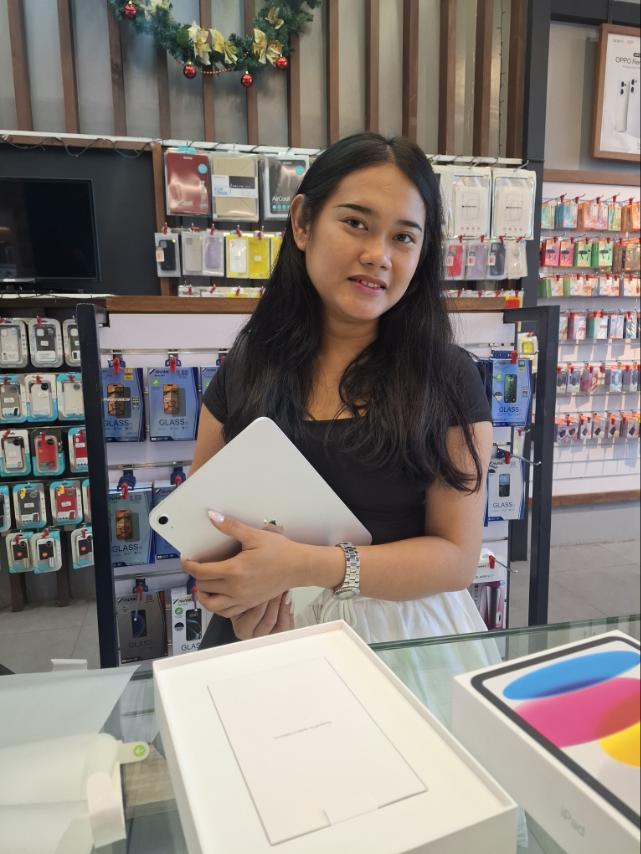 Happy JV Shop n Shop customer