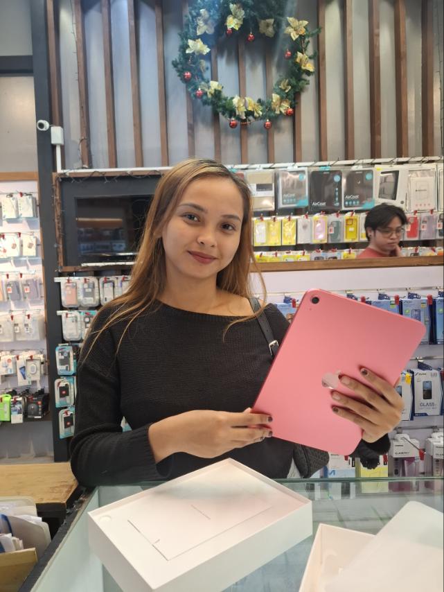 Happy JV Shop n Shop customer
