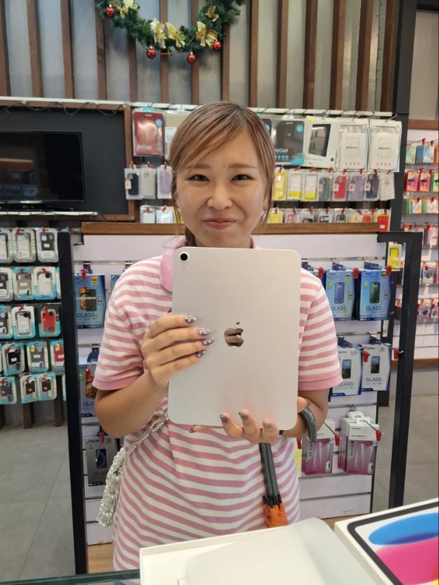 Happy JV Shop n Shop customer