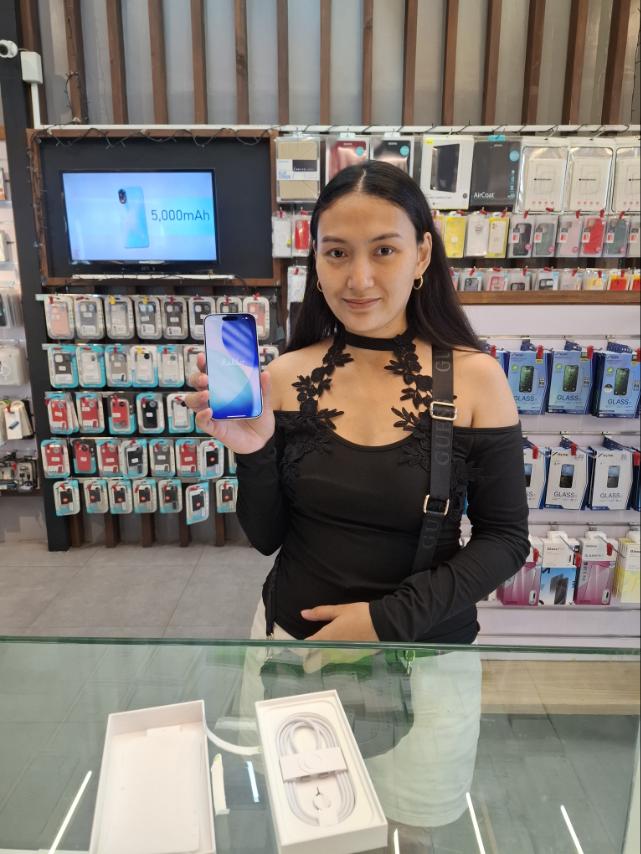 Happy JV Shop n Shop customer