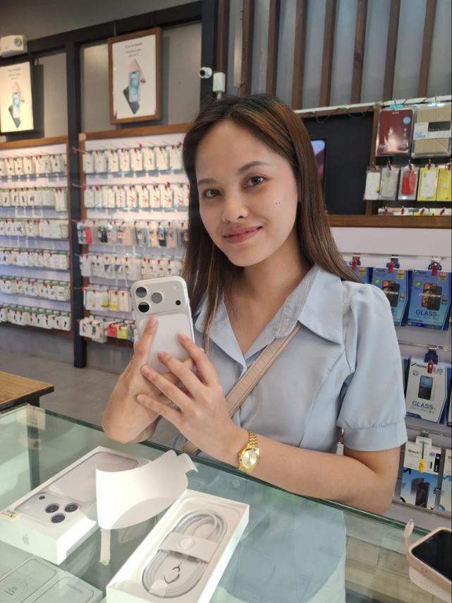 Happy JV Shop n Shop customer