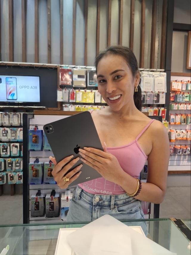 Happy JV Shop n Shop customer