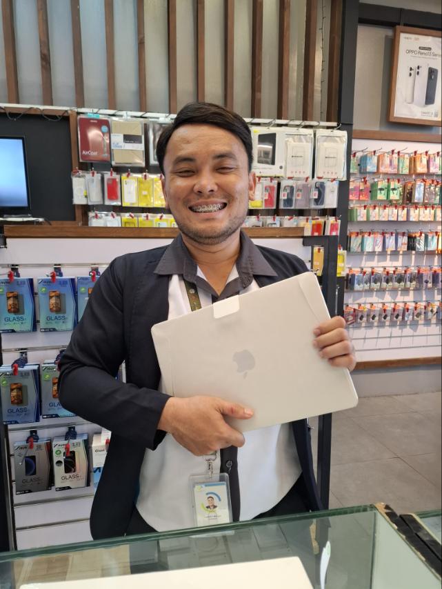 Happy JV Shop n Shop customer