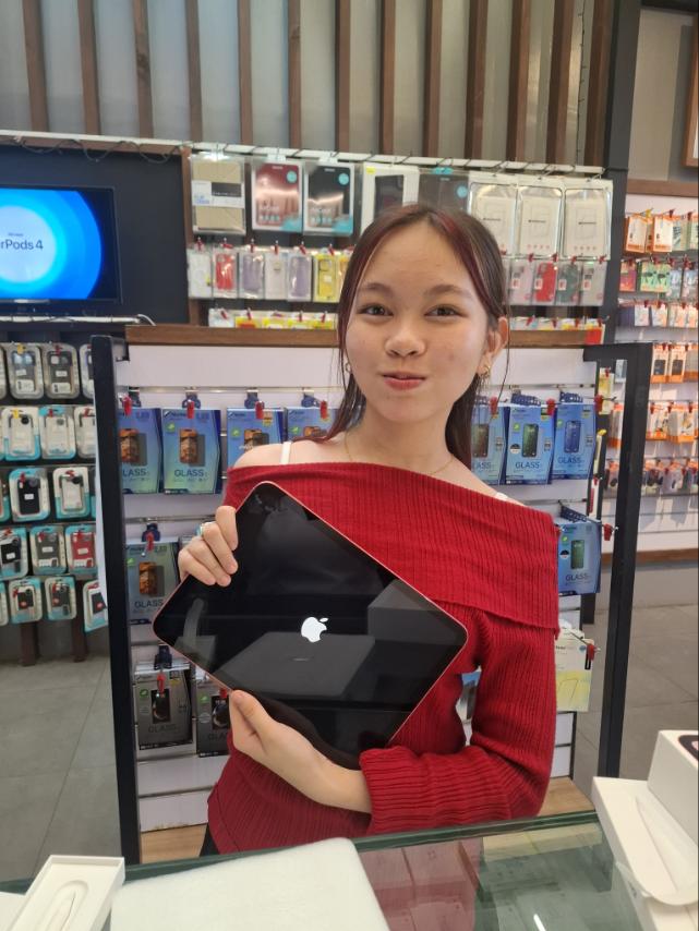Happy JV Shop n Shop customer