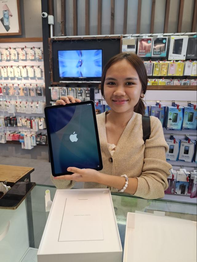 Happy JV Shop n Shop customer