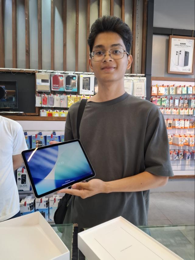 Happy JV Shop n Shop customer