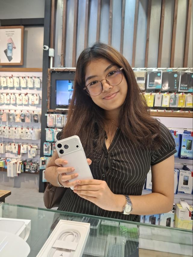 Happy JV Shop n Shop customer