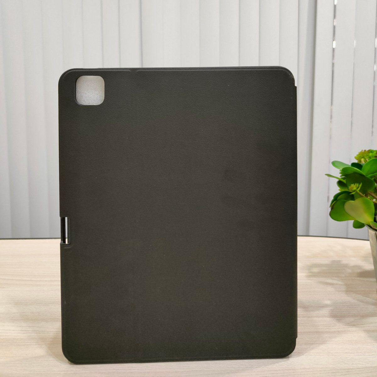 X-LEVEL GOLDEN ARMOR CASE FOR IPAD PRO 13INCH (M4) BLACK