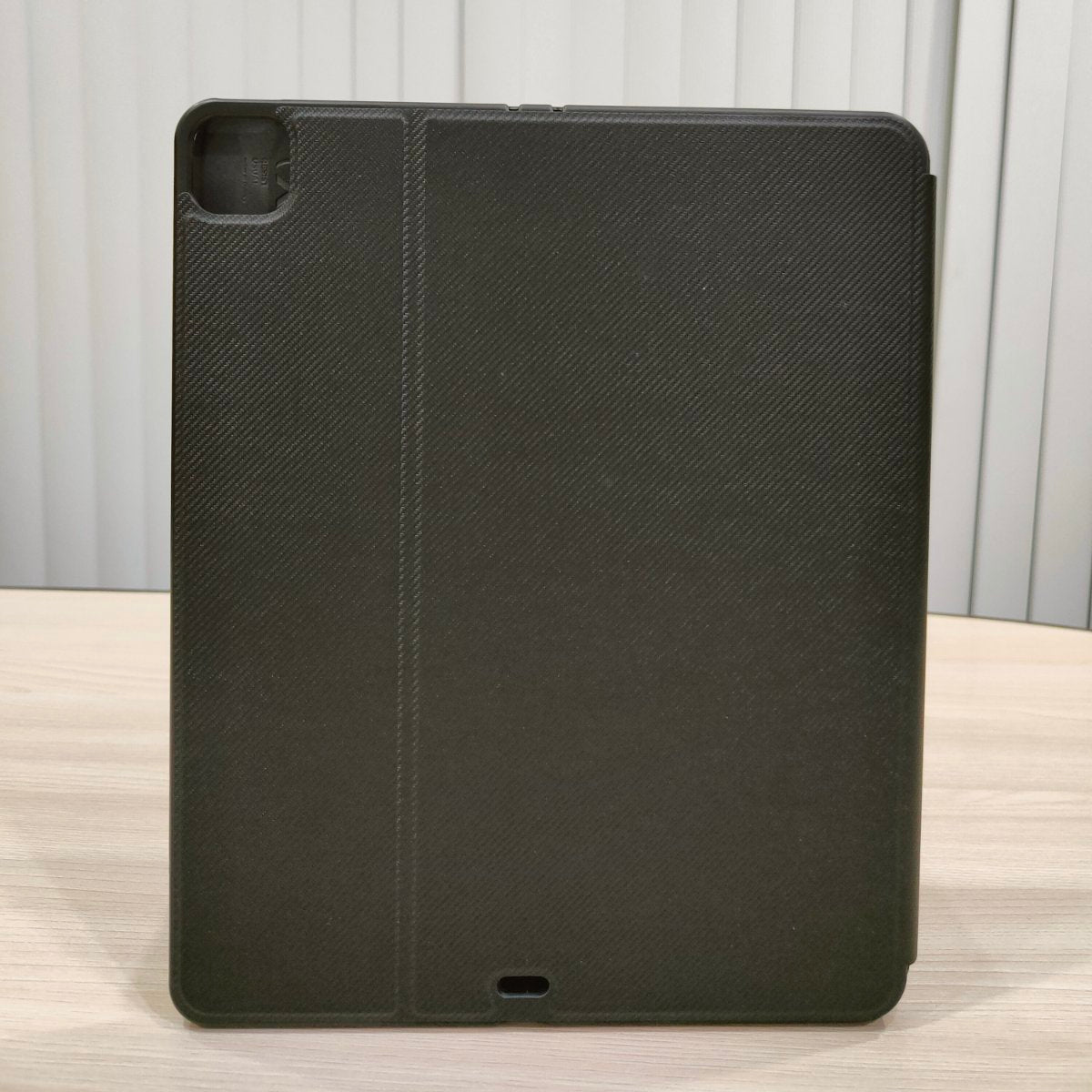 X-LEVEL KEVLAR CASE FOR IPAD AIR 6 13INCH BLACK